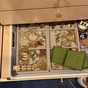 Meet your Posher, Ylonka